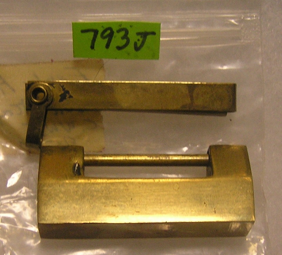 Antique solid brass oriental lock and key set: Antique solid brass oriental lock and key set est. value $75.00-$100.00