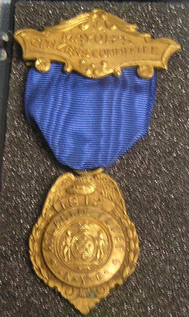 Antique Mayor's citizen com. Atlantic fleet badge: Antique Mayor's citizen committee Atlantic fleet badge and ribbon NYC dated 1912 by Dieges and Clust $175.00-$200.00