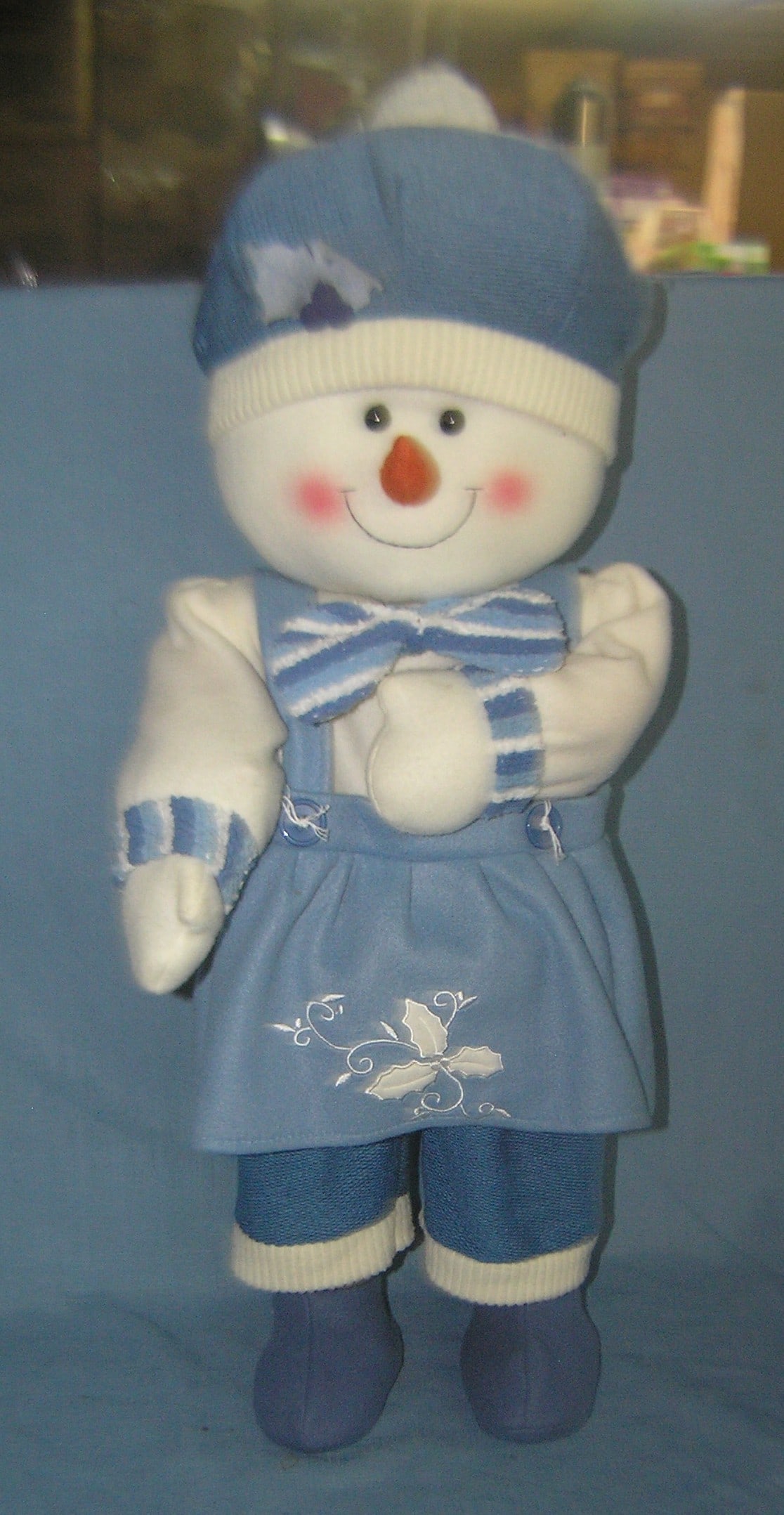27 inch Snow woman decorative holiday figure: 27 inch Snow woman decorative holiday figure est. value $35.00-$40.00