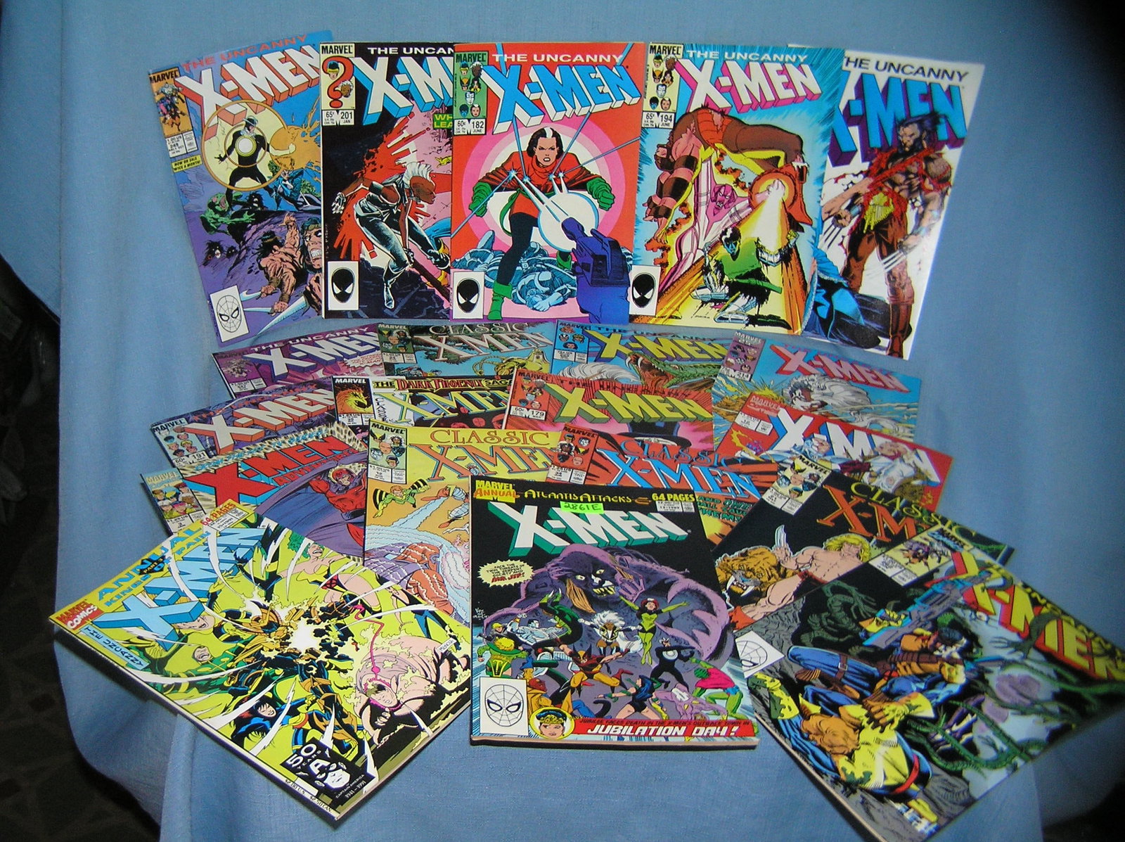 Large collection of vintage Xmen comic books: Large collection of vintage Xmen comic books mint old distributor stock. This group of mint Marvel comic books was found in an old Marvel warehouse and never distributed est. value $125.00-$150.00