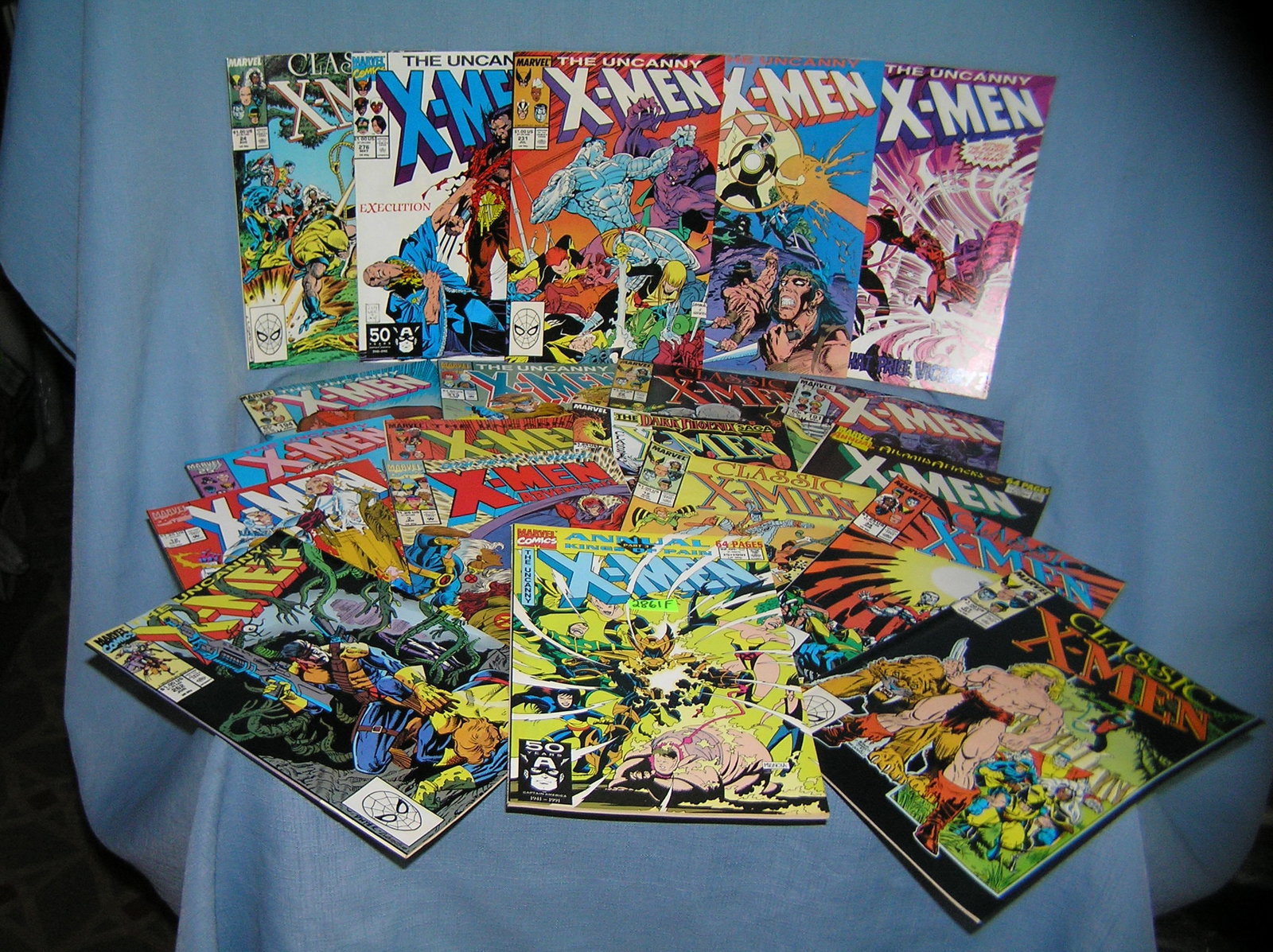 Large collection of vintage Xmen comic books: Large collection of vintage Xmen comic books mint old distributor stock. This group of mint Marvel comic books was found in an old Marvel warehouse and never distributed est. value $125.00-$150.00