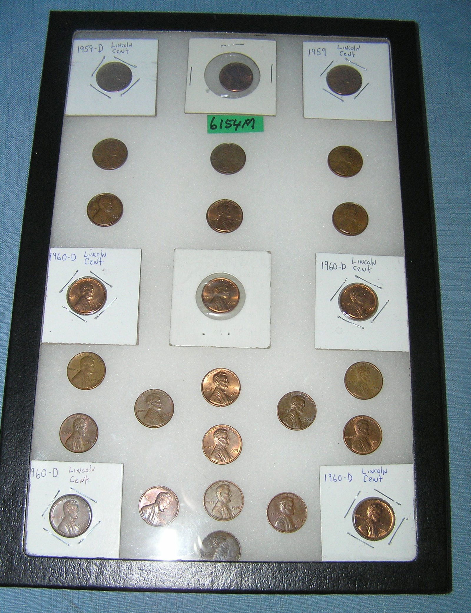 Collection of vintage Lincoln memorial copper pennies: Collection of vintage Lincoln memorial copper pennies est. value $40.00-$50.00