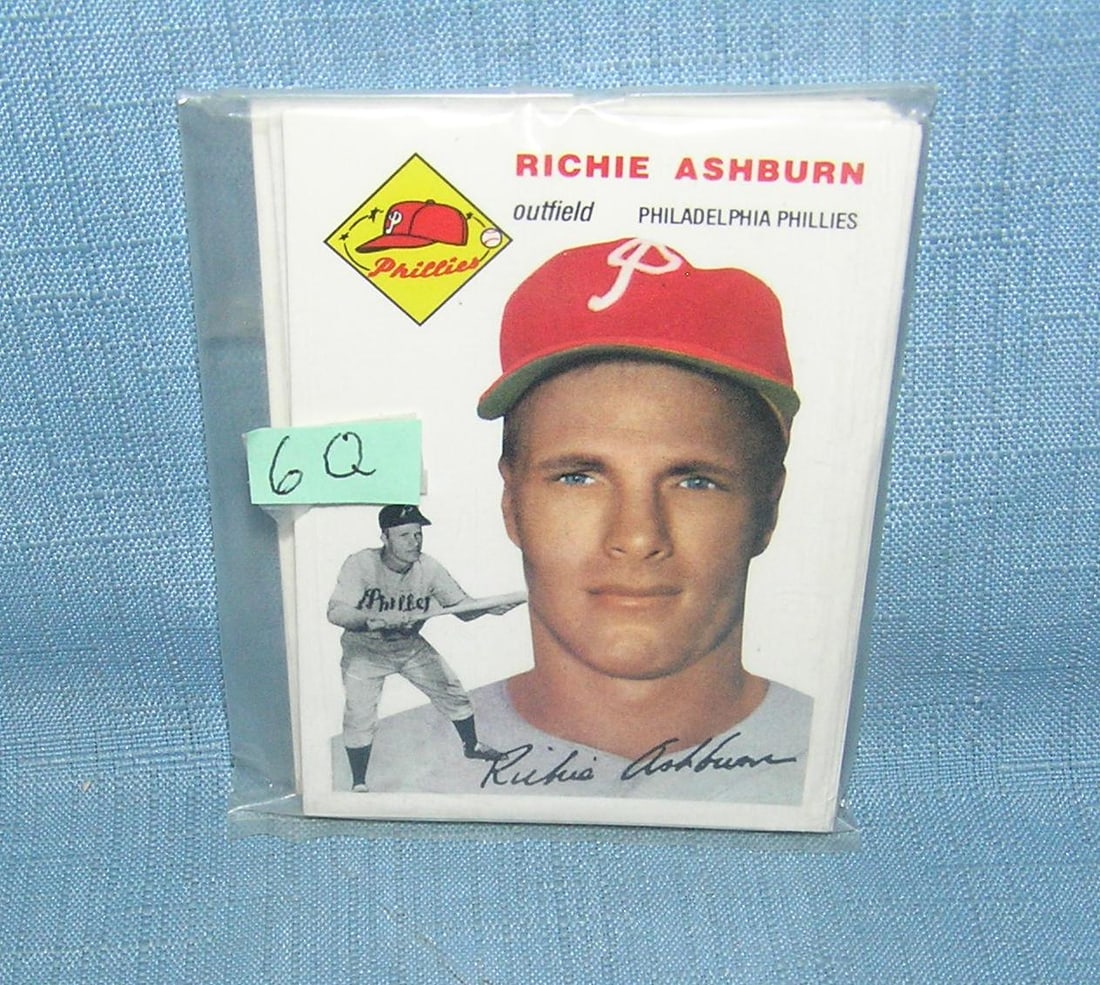 Topps retro 1954 baseball cards group of 14 featuring Richie Ashburn: Topps retro 1954 baseball cards group of 14 featuring Richie Ashburn nice clean reprint set est. value $25.00-$30.00