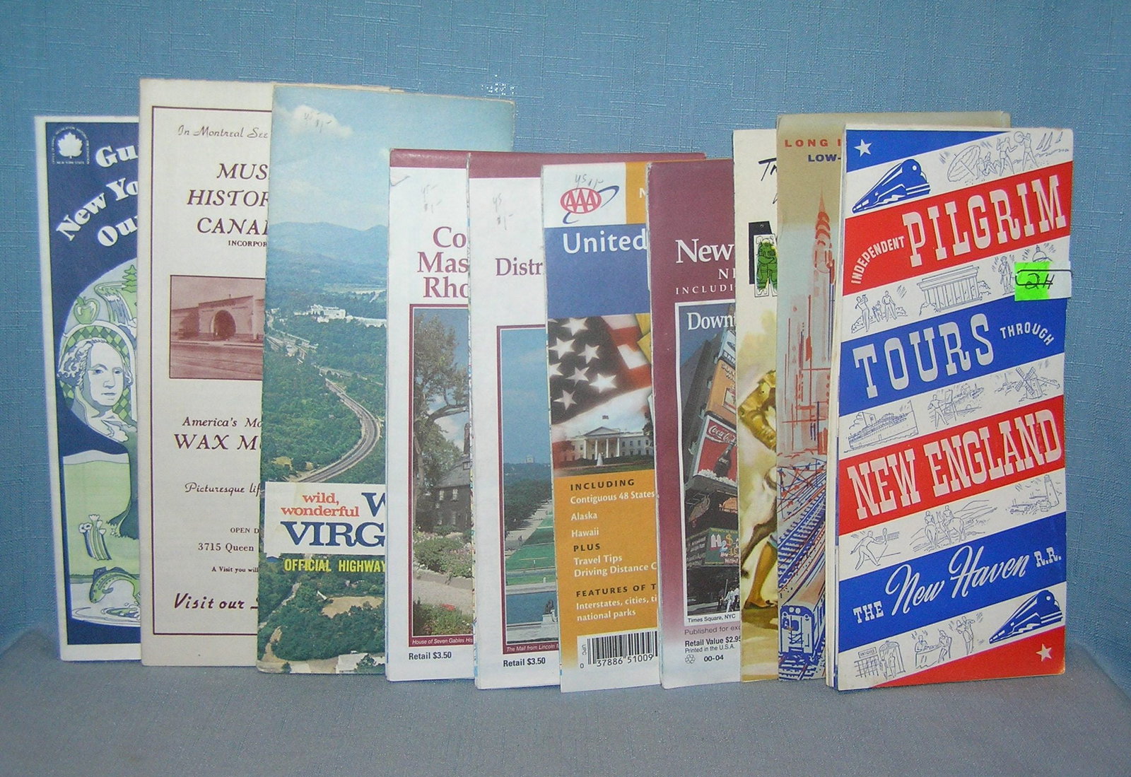 Group of vintage travel maps and brochures: Group of vintage travel maps and brochures est. value $40.00-$50.00