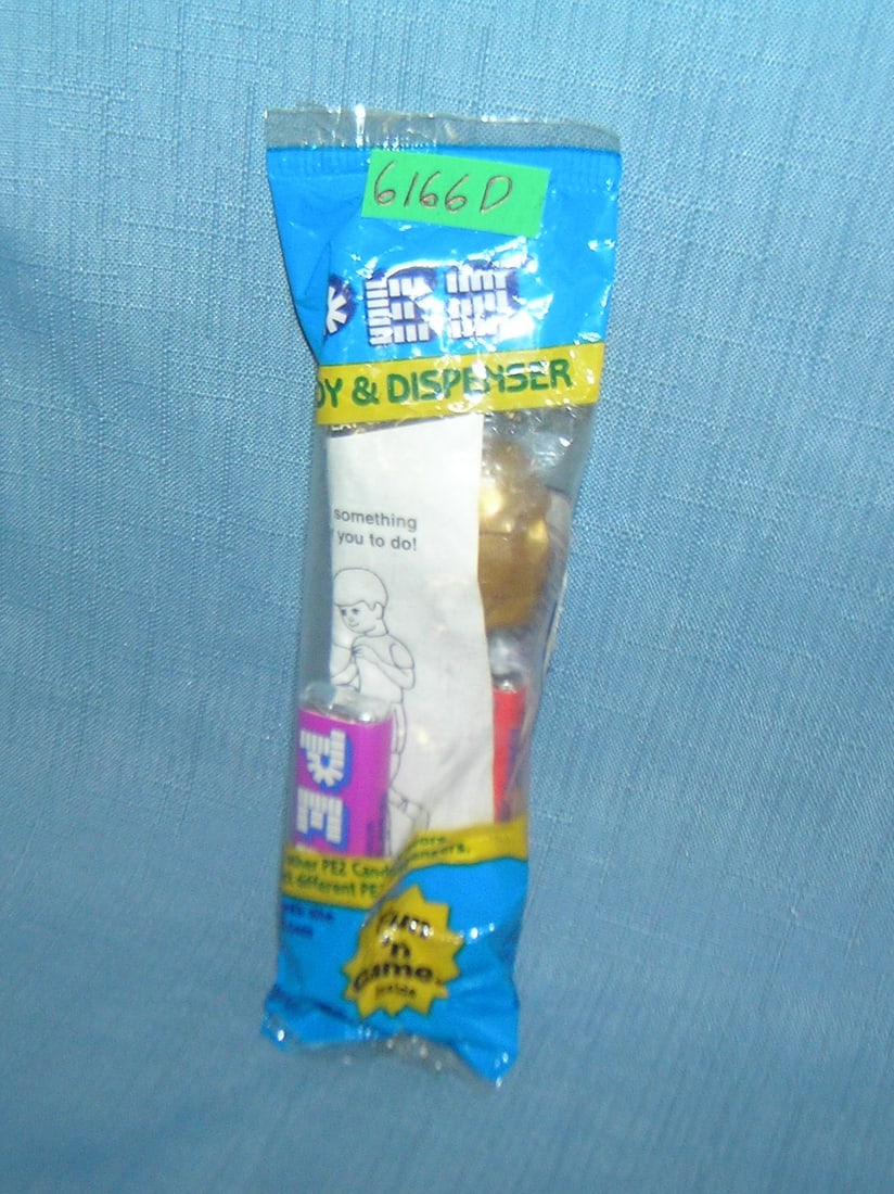 Star Wars PEZ mint in package: Star Wars PEZ mint in package est. value $25.00-$30.00