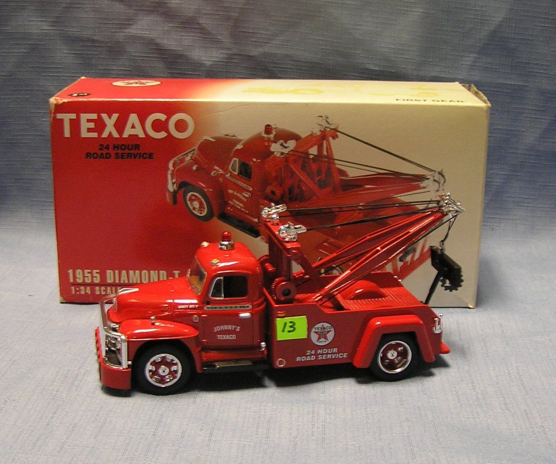 Vintage style Texaco Diamond T wrecker tow truck: Vintage 1955 style Texaco Diamond T wrecker tow truck all cast metal, first in a series, mint with original box $100.00-$125.00
