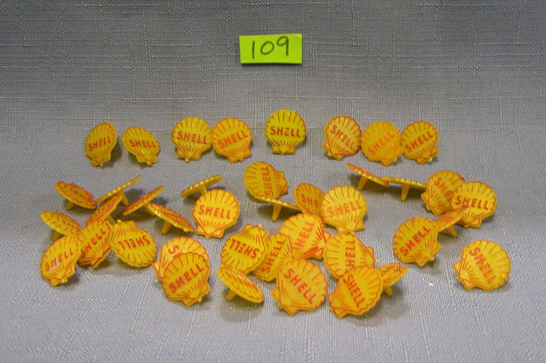 Vintage Shell gasoline adverting golf ball markers bag: Vintage Shell gasoline adverting golf ball markers bag full $50.00-$75.00