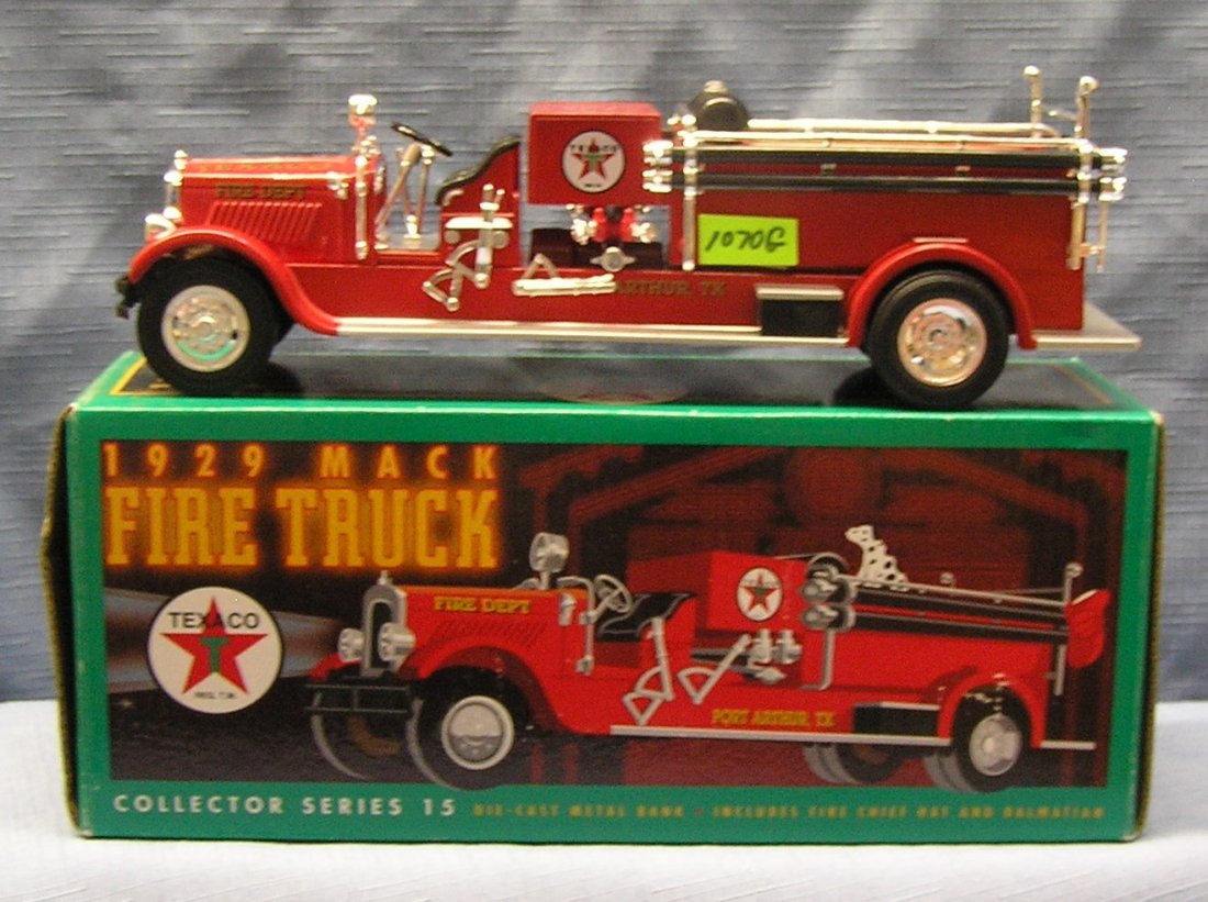 Vintage all cast metal 1929 Texaco Mack fire truck bank: Vintage all cast metal 1929 Texaco Mack fire truck bank mint with original box est. value $50.00-$75.00