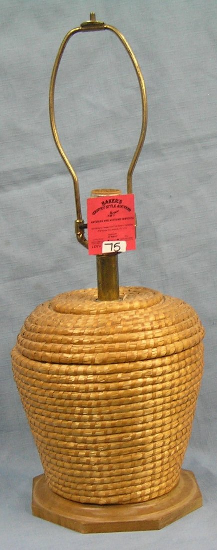 Vintage basket style table lamp: Vintage basket style table lamp est. value $25.00-$35.00