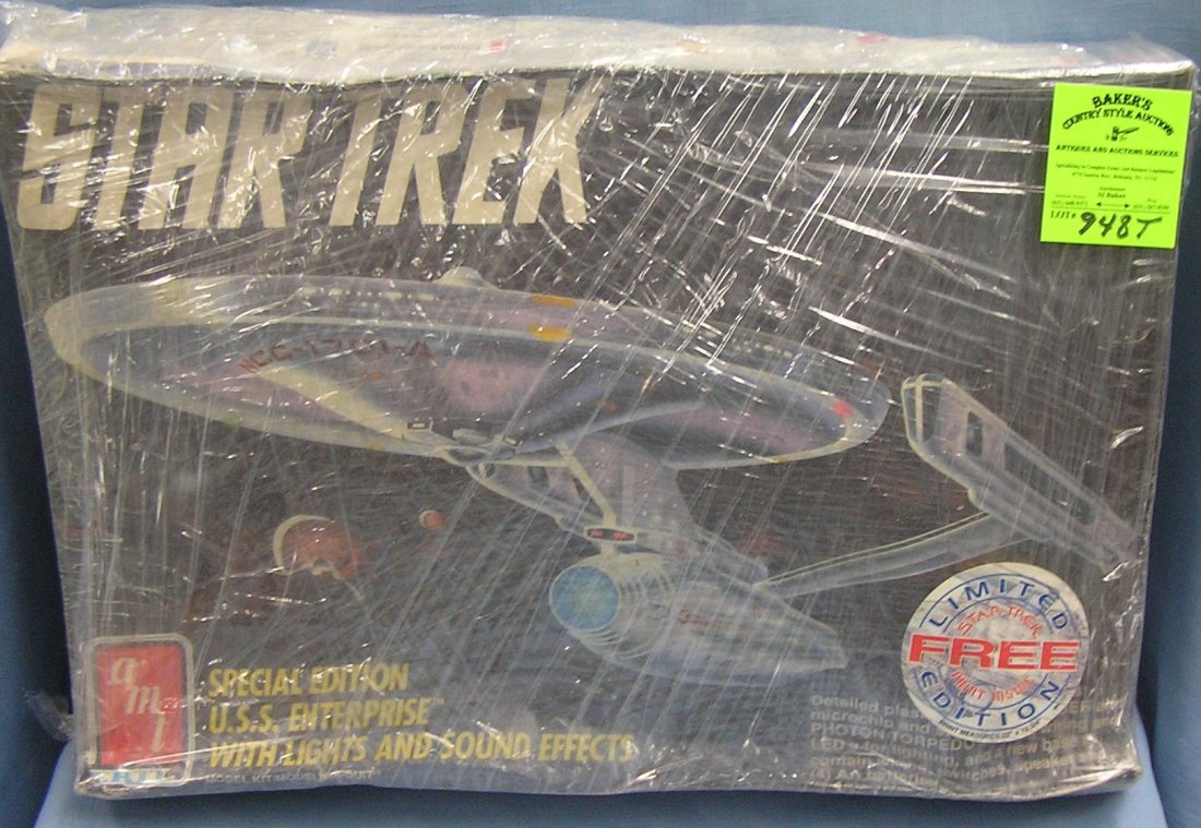 Vintage Star Trek model kit: Vintage Star Trek model kit est. value $30.00-$40.00