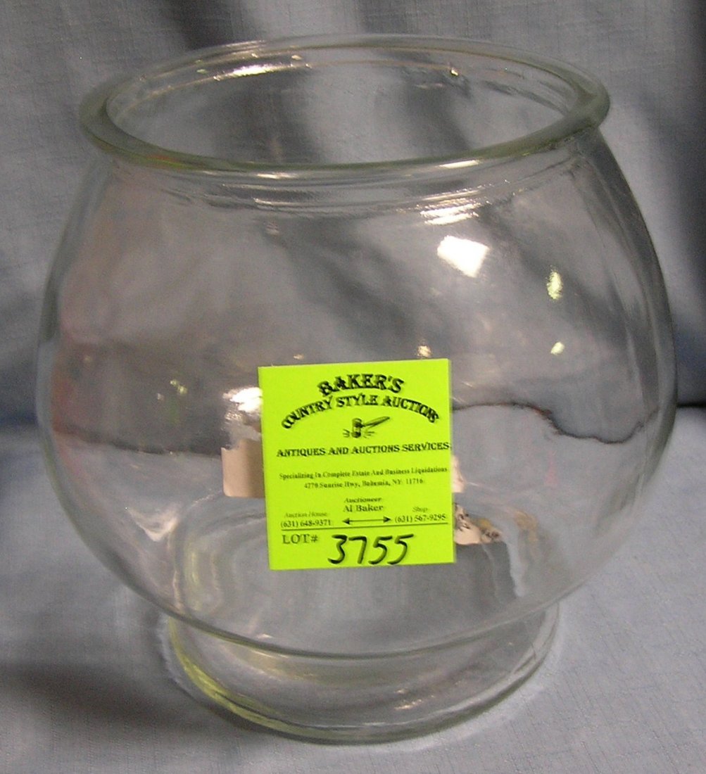 Vintage glass country store candy jar: Vintage glass country store candy jar est. value $25.00-$30.00