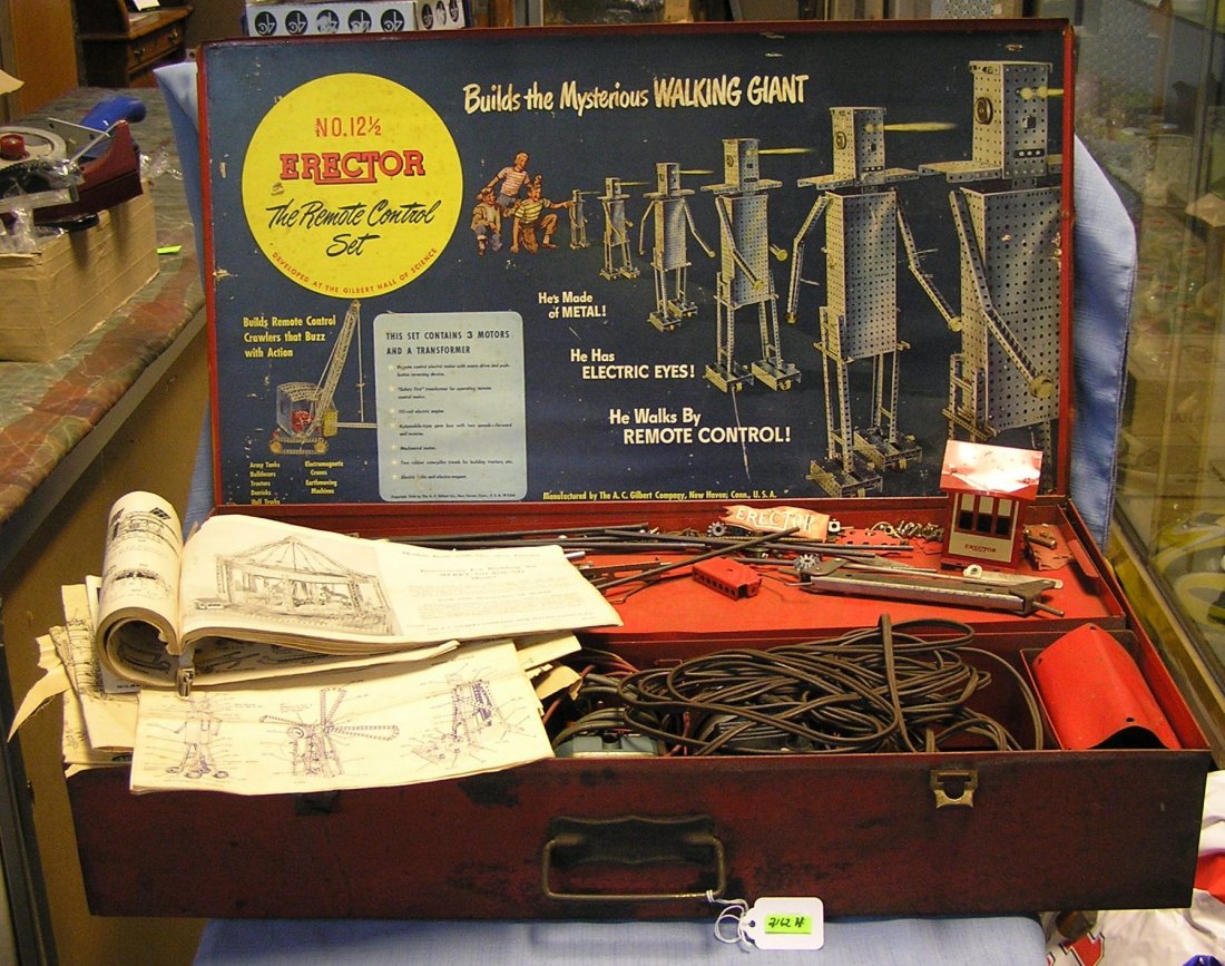 Early No. 12 1/2 Erector set dated 1948: Early No. 12 1/2 Erector set builds the Mysterious Robot Giant dated 1948, set has original lift out tray and plenty of accessories est. value $200.00-$300.00