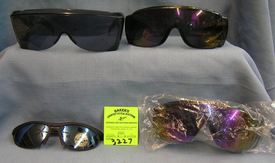 Group of vintage eye ware: Group of vintage eye ware est. value $25.00-$30.00