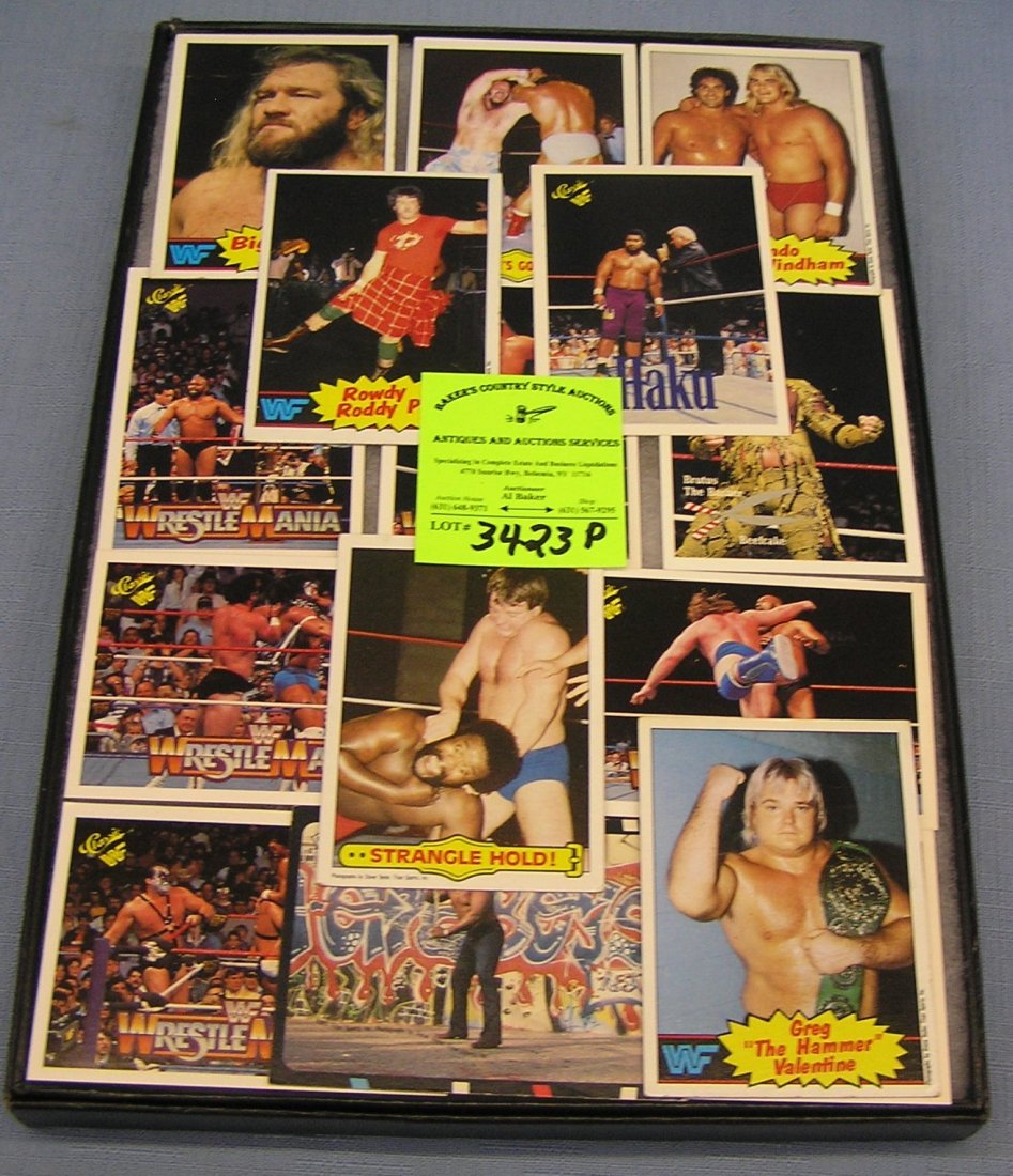 Group of vintage wrestling cards: Group of vintage wrestling cards est. value $25.00-$30.00