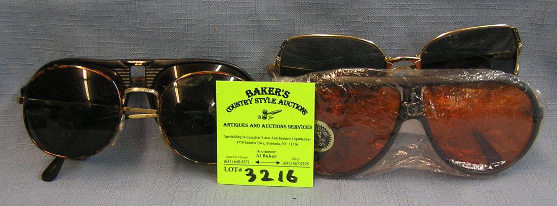 Group of vintage eye ware: Group of vintage eye ware est. value $25.00-$30.00