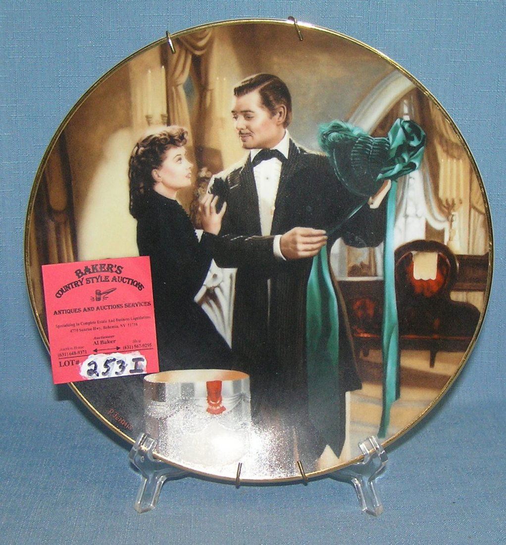 Vintage Gone with the Wind collector plate: Vintage Gone with the Wind collector plate est. value $25.00-$35.00