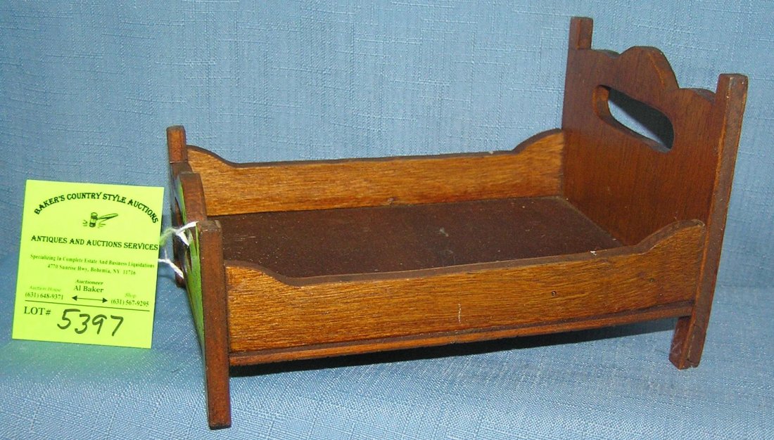 Miniature salesman sample oak bed circa: Miniature salesman sample oak bed circa early 1900’s $125.00-$150.00
