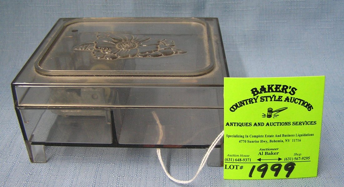 Floral decorated Lucite musical trinket box: Floral decorated Lucite musical trinket box est. value $25.00-$30.00