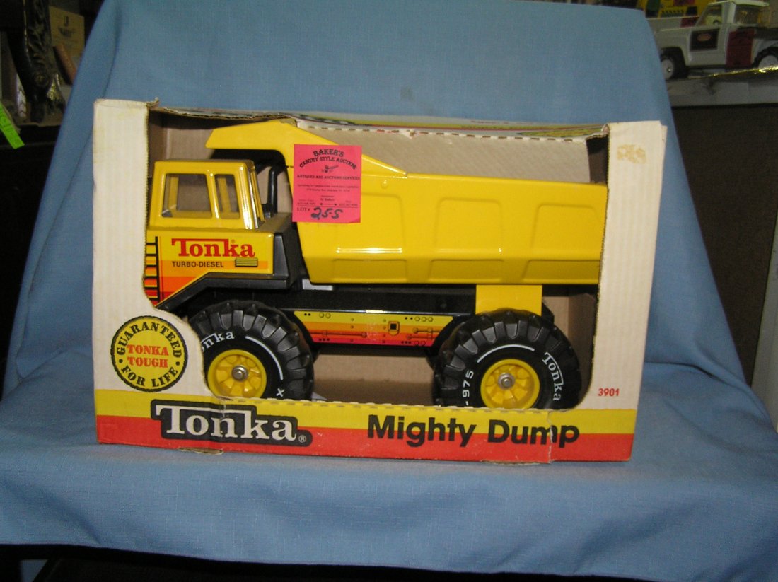 Tonka turbo diesel mighty dump truck: Tonka turbo diesel mighty dump truck mint in original box est. value $50.00-$75.00