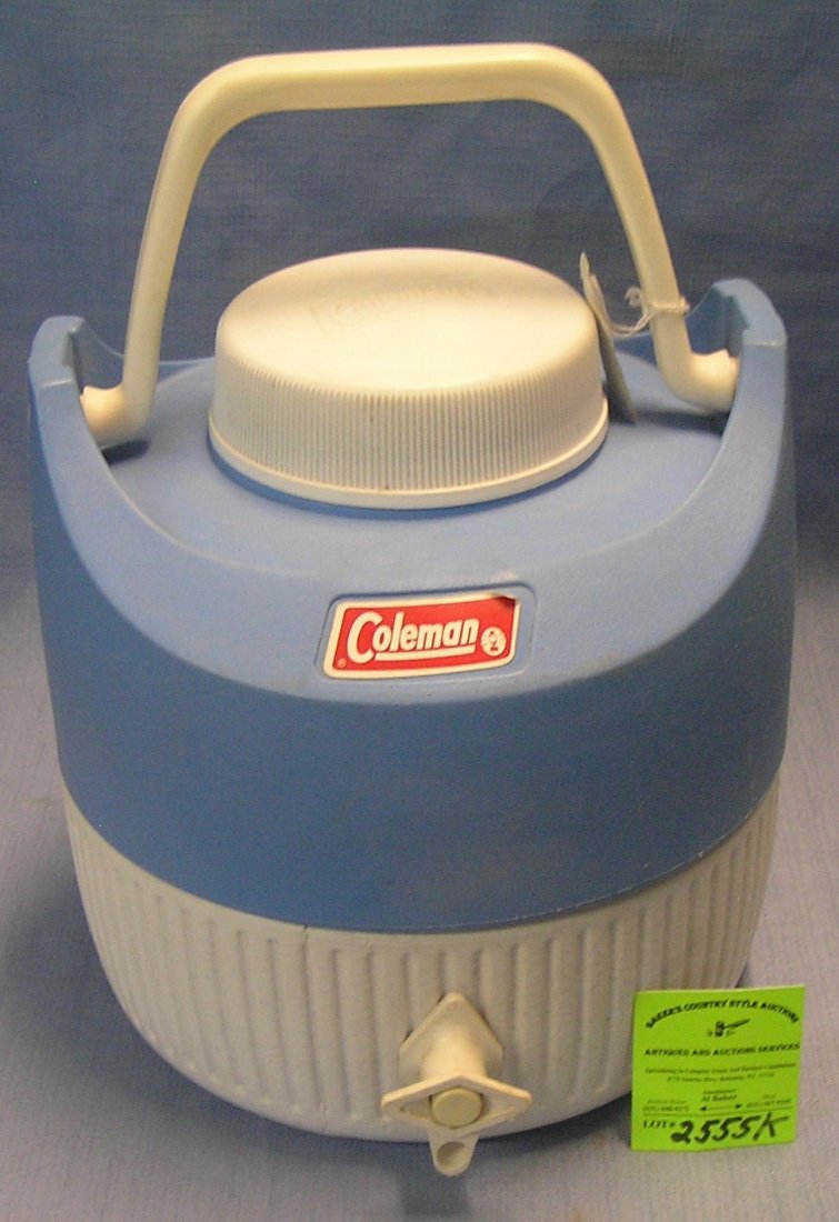Vintage Coleman cooler: Vintage Coleman cooler est. value $25.00-$35.00