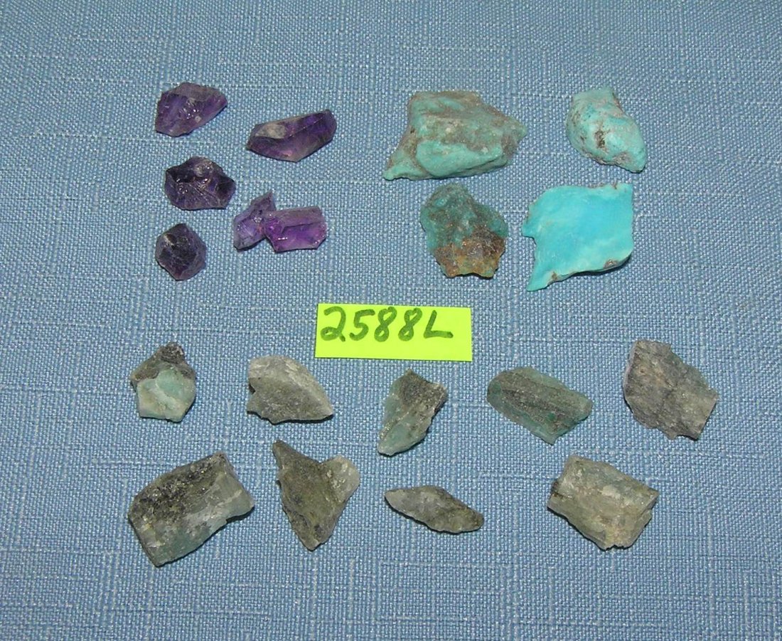 Group of vintage minerals: Group of vintage minerals est. value $30.00-$40.00