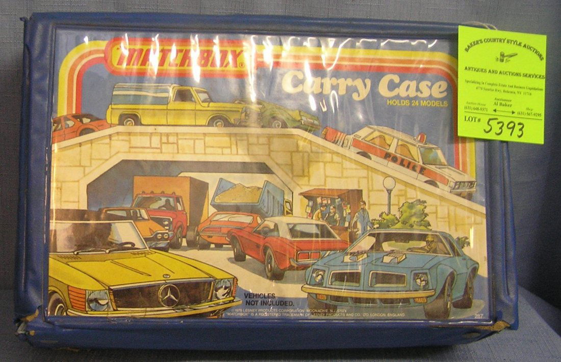 Vintage Matchbox carry case holds cars: Vintage Matchbox carry case holds 24 cars circa 1978 condition of handle as found $15.00-$25.00