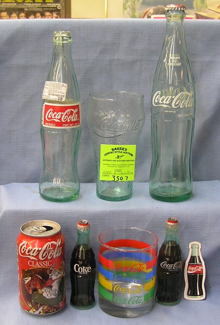 Group of vintage Coca Cola collectibles: Group of vintage Coca Cola collectibles est. value $25.00-$30.00