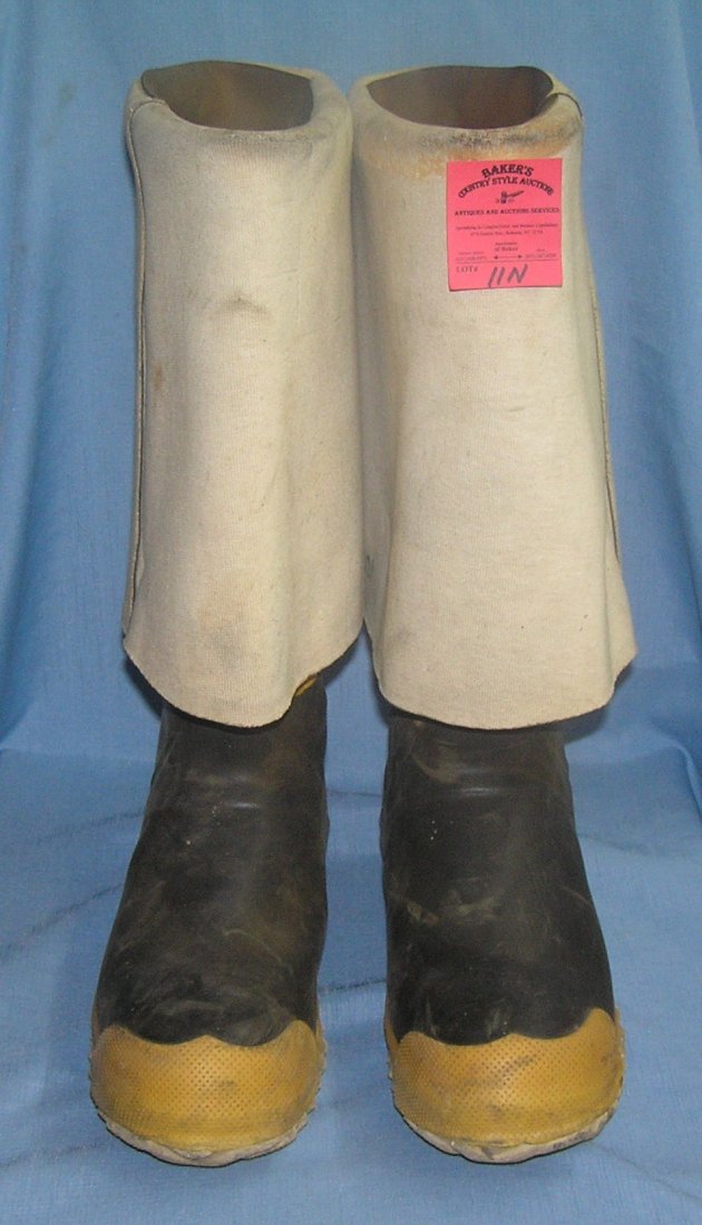 Pair of vintage fireman's boots: Pair of vintage fireman's boots size 12 est. value $100.00-$125.00