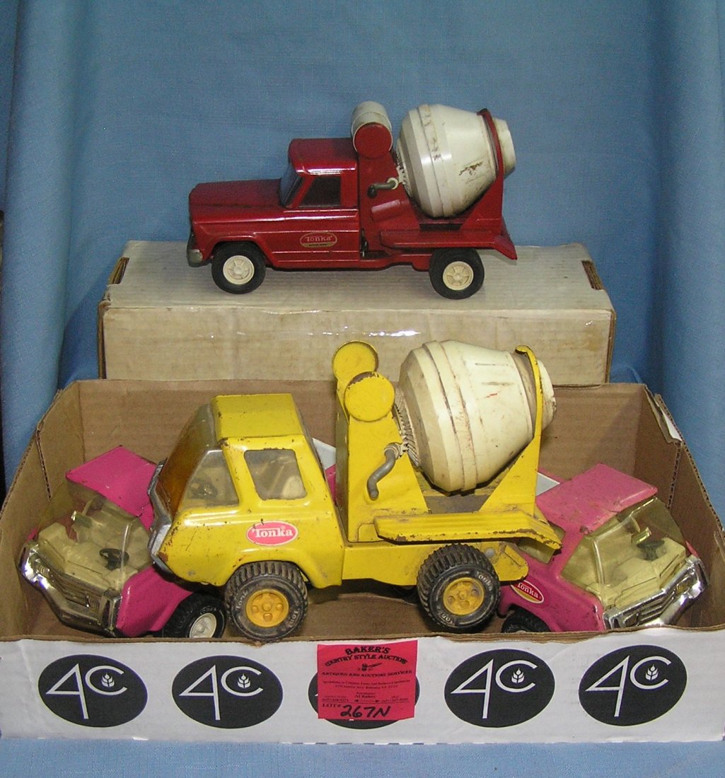 Box full of vintage Tonka toy cars and trucks: Box full of vintage Tonka toy cars and trucks est. value $80.00-$100.00