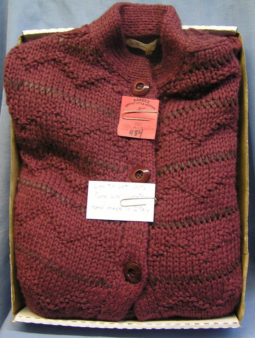 Vintage Luv-tri-cot 100% pure wool sweater: Vintage Luv-tri-cot 100% pure wool sweater hand made in Italy est. value $50.00-$75.00