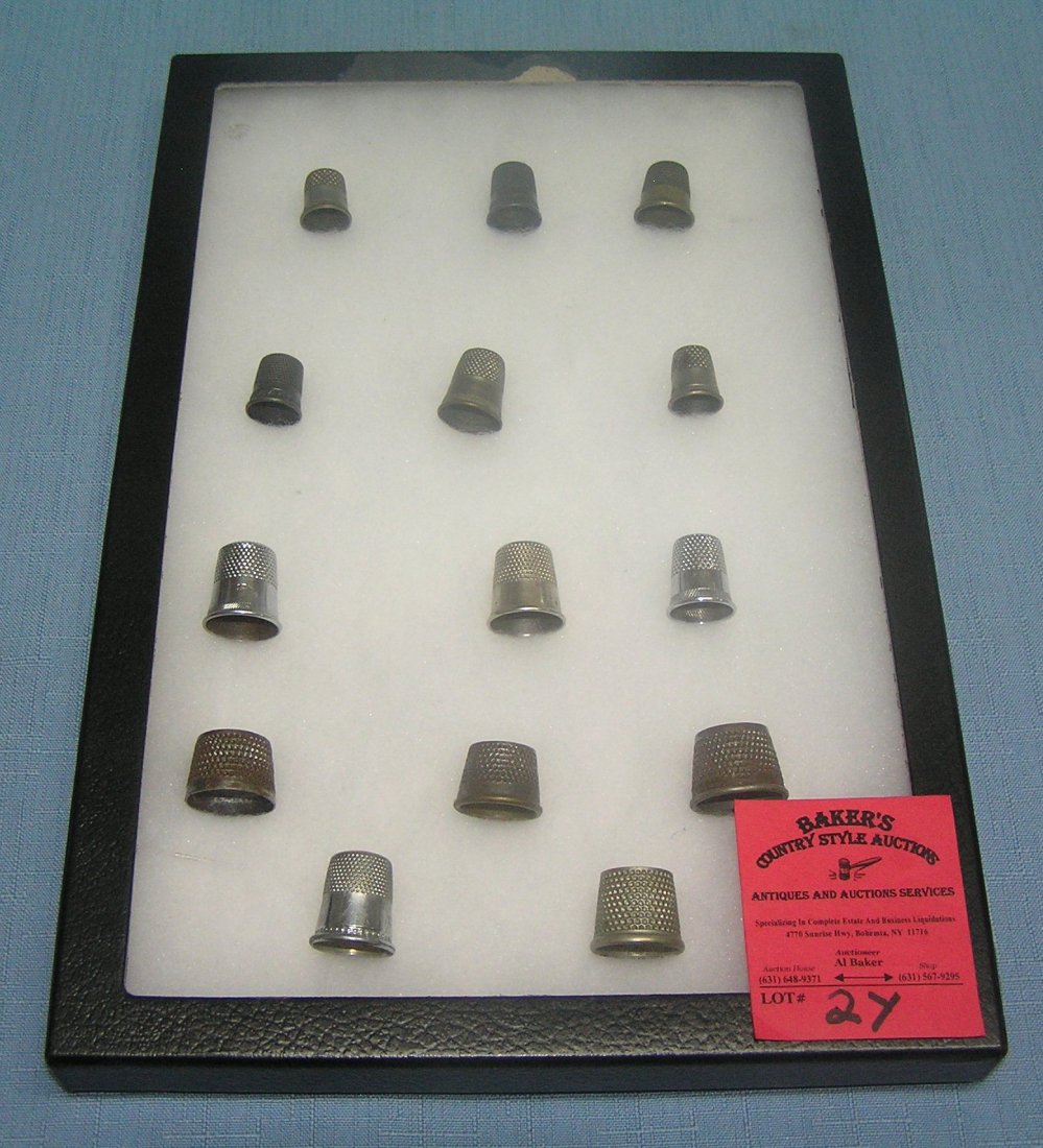 Collection of early thimbles: Collection of early thimbles est. value $75.00-$80.00