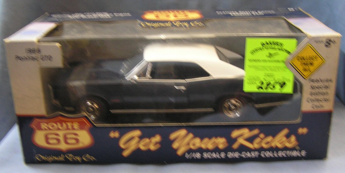 Vintage 1966 Pontiac GTO American muscle car: Vintage 1966 Pontiac GTO all cast metal American muscle car mint in original box est. value $75.00-$100.00