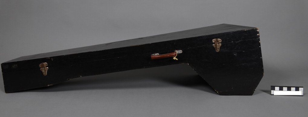 Case for Sitar 13 x 52 x 16 in. (33 x 132.1 x 40.6 cm): Case for Sitar 13 x 52 x 16 in. (33 x 132.1 x 40.6 cm)