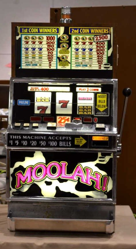 IGT Moolah! .25 Slot Machine with Bill Acceptor: Lights up!!