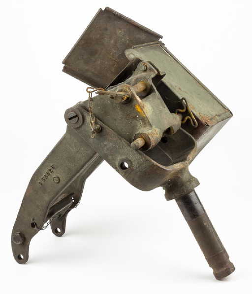 american machine gun mount with ammo box