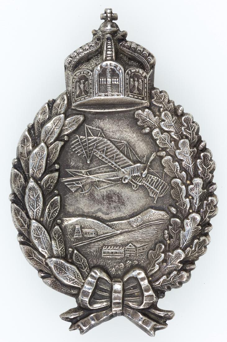 GERMAN ARMY PILOT'S BADGE WITH PRESENTATION ENGRAVING: GERMAN ARMY PILOT'S BADGE WITH PRESENTATION ENGRAVING Superb World War I German (Prussian) Army Pilot's Badge with engraved presenttaion on the reverse, 2 3/4" tall overall. This extremely high-qualit