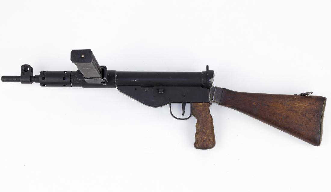 DEACTIVATED STEN MARK V SUBMACHINE GUN