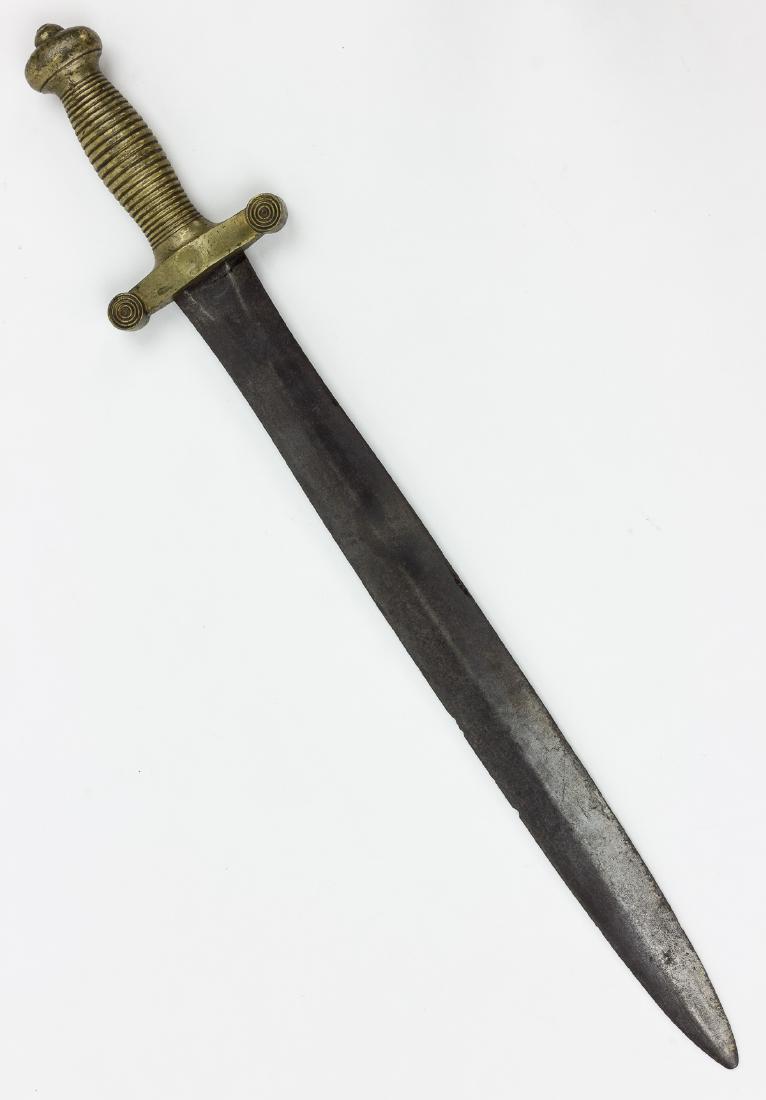 1831 FRENCH HEAVY SHORT SWORD: 1831 FRENCH HEAVY SHORT SWORD French Model 1831 heavy short sword, blade 18 3/4" long, 24 3/4" long overall, an indistinct maker's mark or inspector's mark on the cross guard. Blade a bit pitted and c