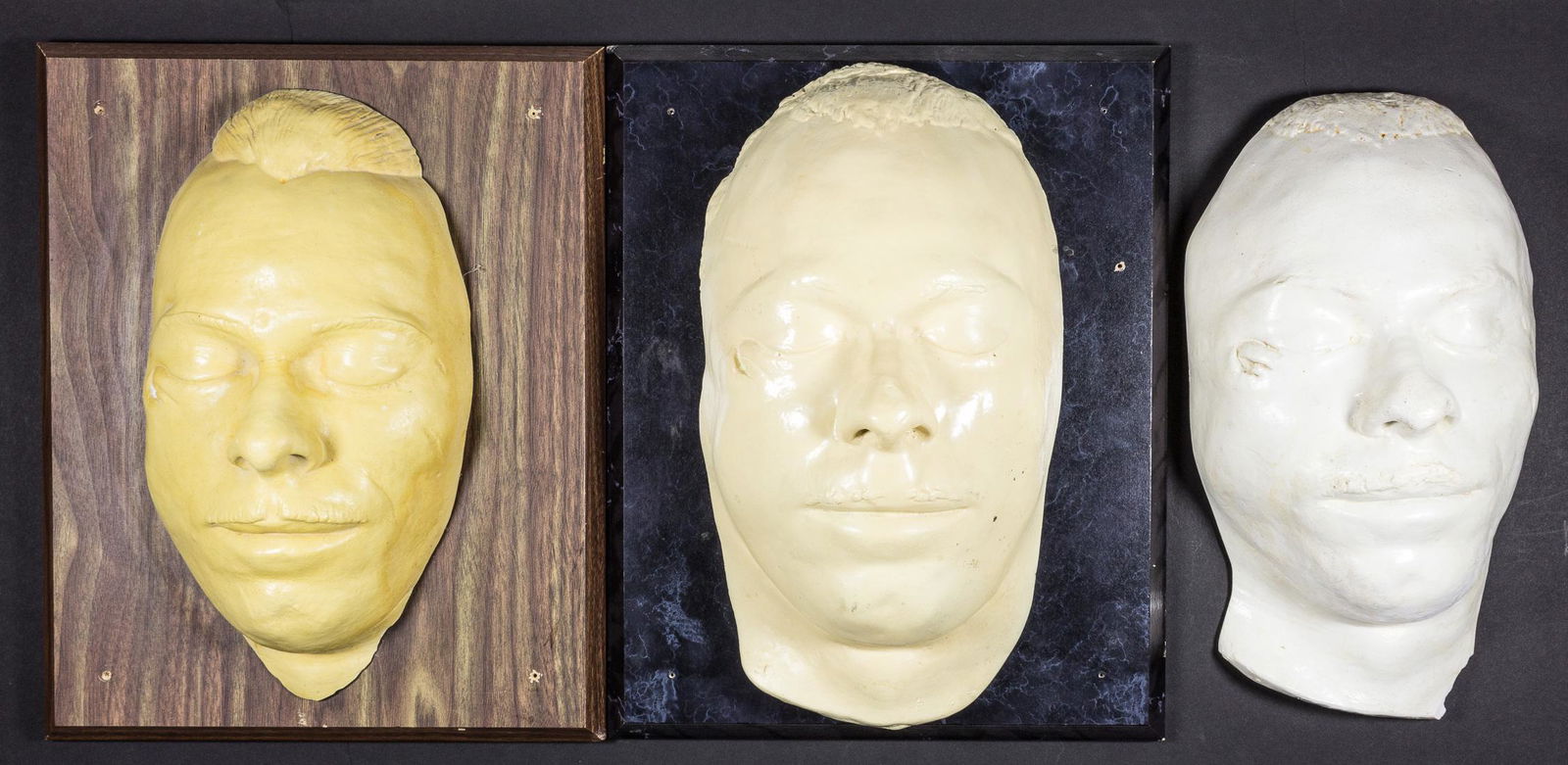 JOHN DILLINGER DEATH MASKS AND ARCHIVE: Excellent group of artifacts, documents and ephemera related to the criminal career and violent death of notorious bank robber JOHN DILLINGER (1903-1934). Includes: A plaster death mask, approx. 11 1/