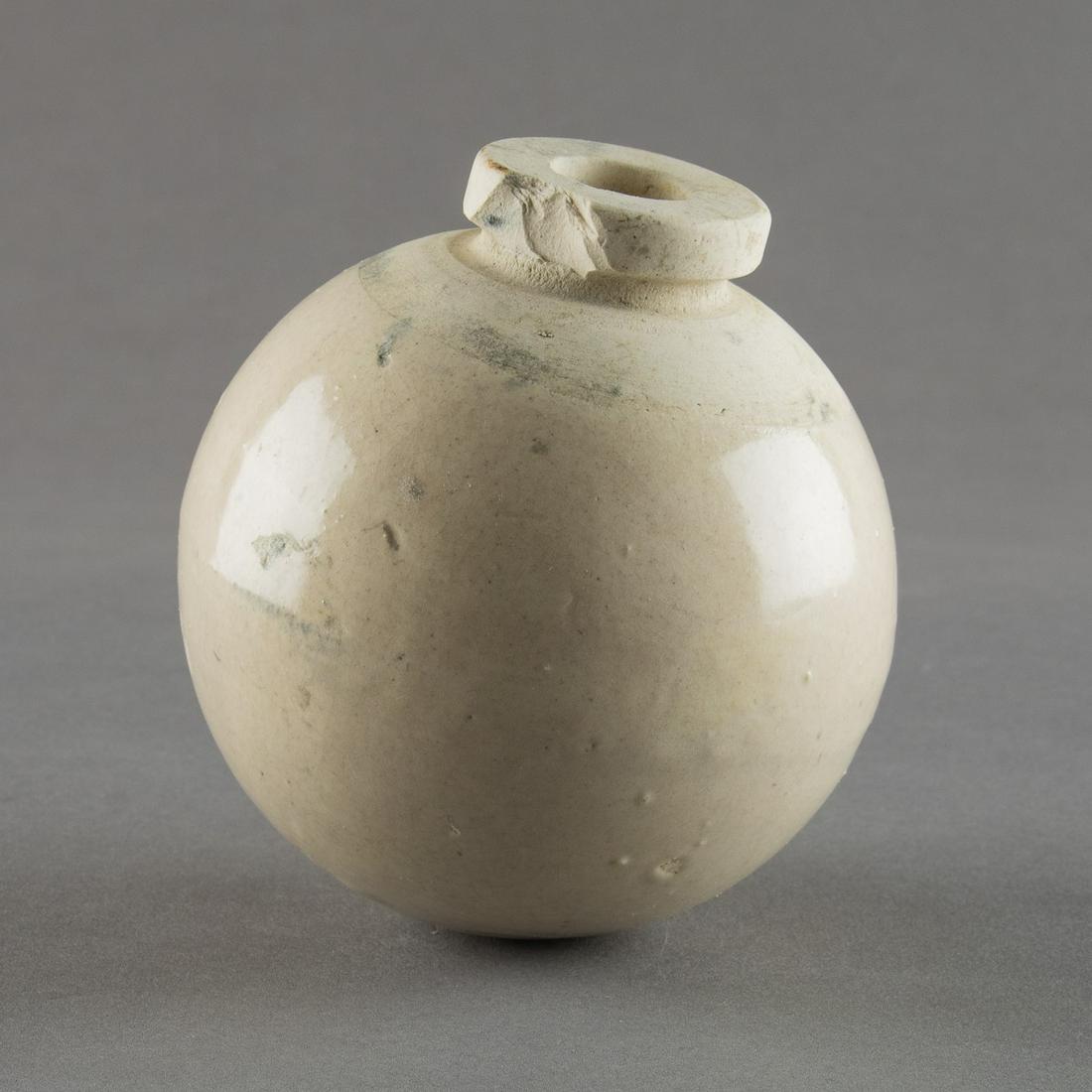 JAPANESE TYPE 4 CERAMIC HAND GRENADE: Very late war Japanese Type IV hand grenade a â€œlast-ditch” hand grenade developed by the Imperial Japanese Navy in the closing stages of World War II. The cylindrical ball is about 85 mm.
