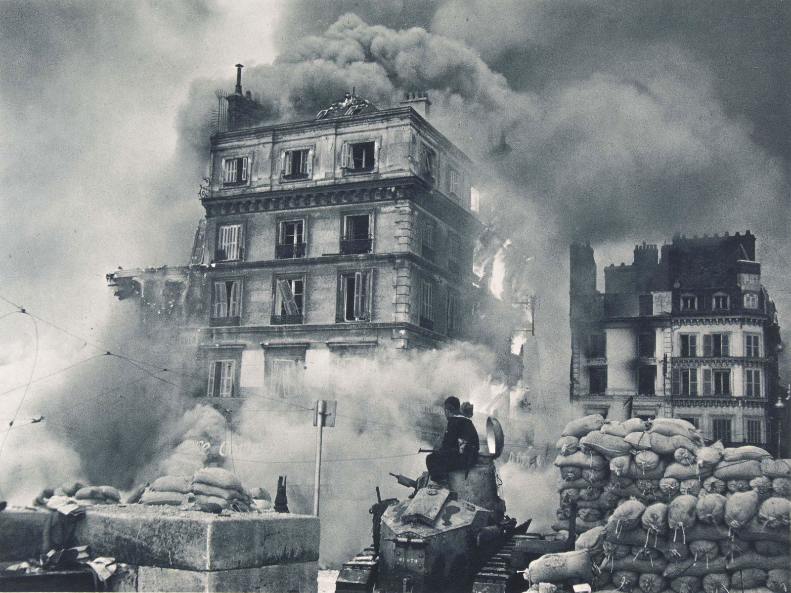 'MASTERPIECES OF GERMAN WAR PHOTOGRAPHERS': Great print collection: 'Meisterwerke Deutscher Kriegs-Bildberichter' ['Masterpieces of German War Photographers'] (Munchen: Heinrich Hoffman Verlag), 1942. The photo book houses a complete set of 25