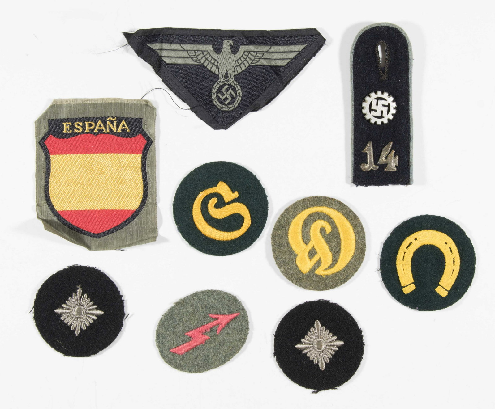 GERMAN ARMY PATCHES (9): Lot of patches worn by members of the German Heer during World War II, various sizes, including two army trade patches, a Spanish volunteer's patch, signal corps patch, two panzer rank pip patches, a 