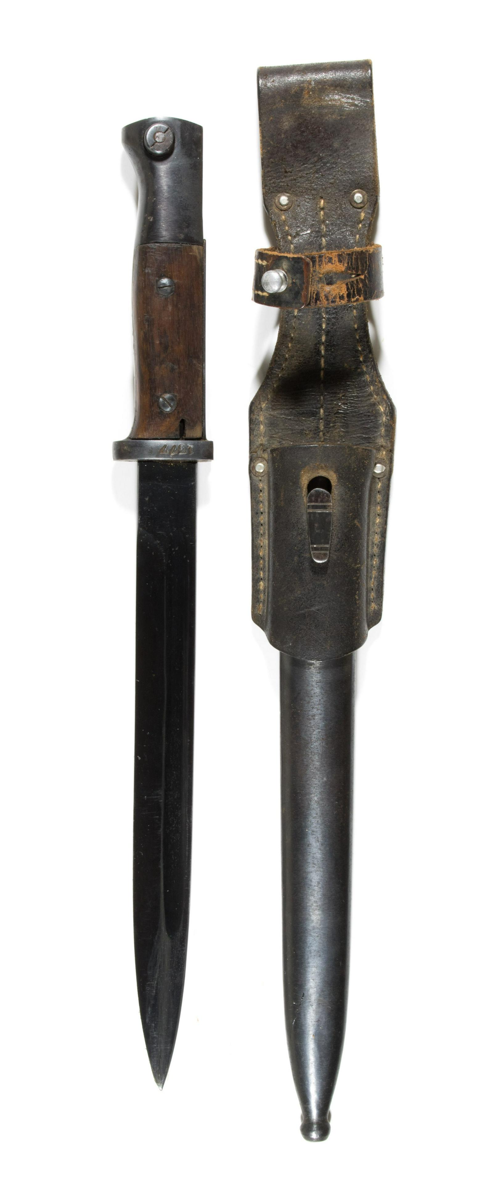 GERMAN K98 BAYONET WITH SCABBARD OF FROG (1 of 4)
