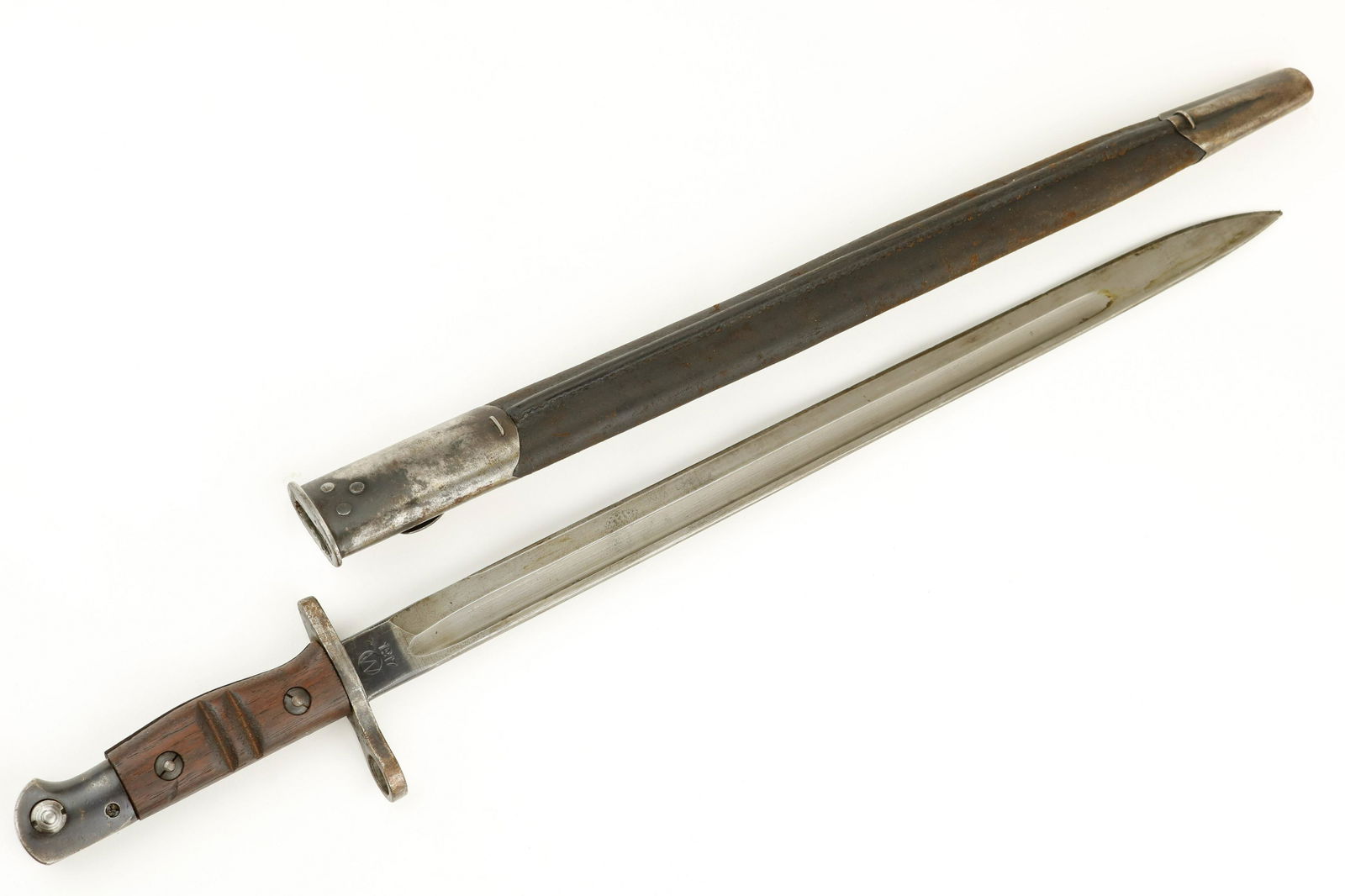 M1917 WINCHESTER POLICE SHOTGUN BAYONET AND SCABBARD (1 of 7)