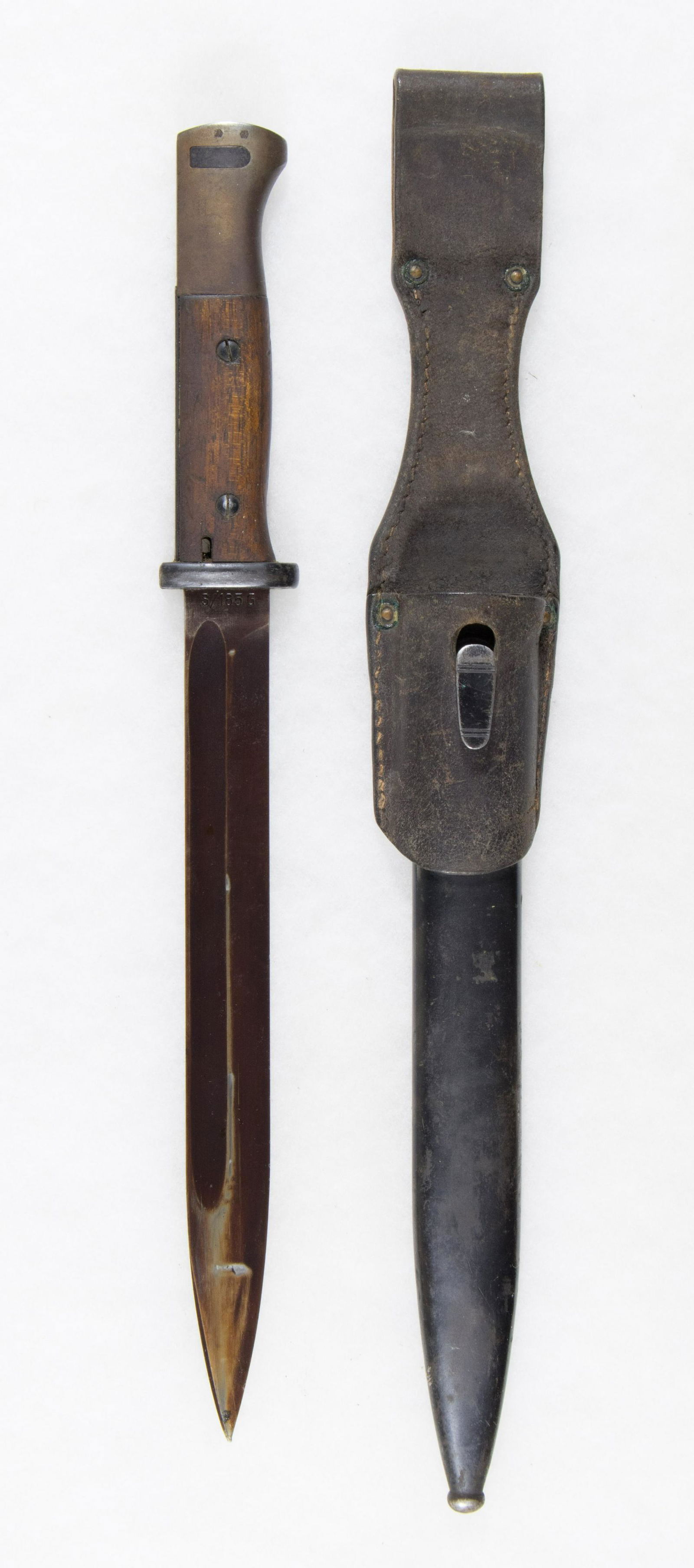 GERMAN MAUSER K98 BAYONET AND SCABBARD (1 of 5)