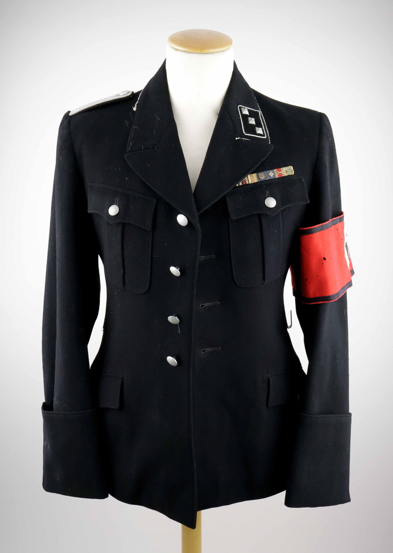 EARLY ALLGEMEINE-SS UNTERSTURMFUHER'S DRESS TUNIC (1 of 6)