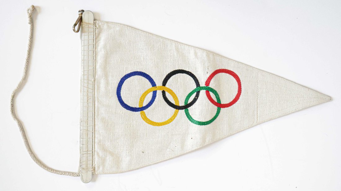 1936 BERLIN OLYMPICS PENNANT (1 of 2)