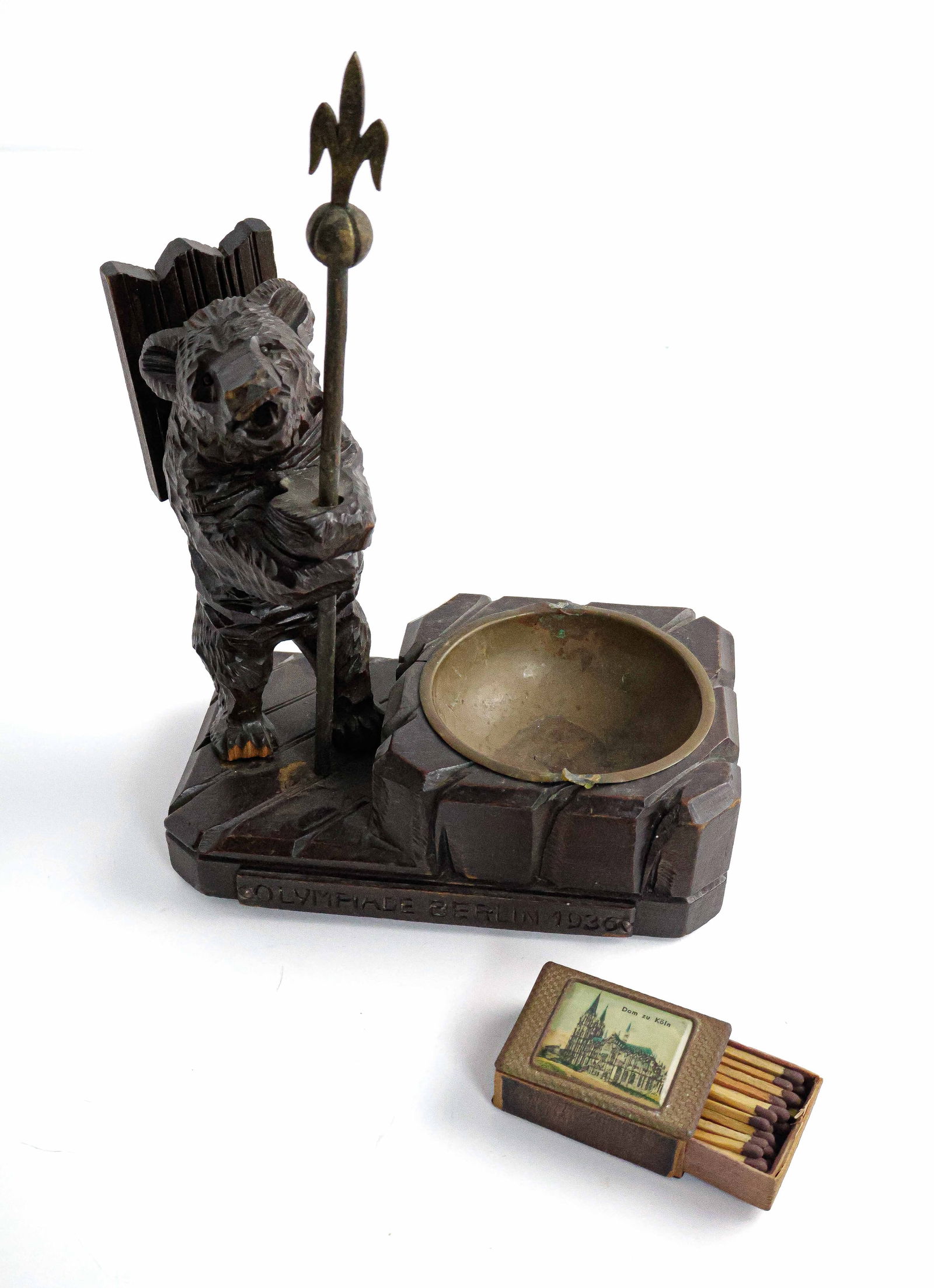 1936 BERLIN OLYMPICS WOODEN BLACK FOREST BEAR ASHTRAY AND MATCHES (1 of 3)