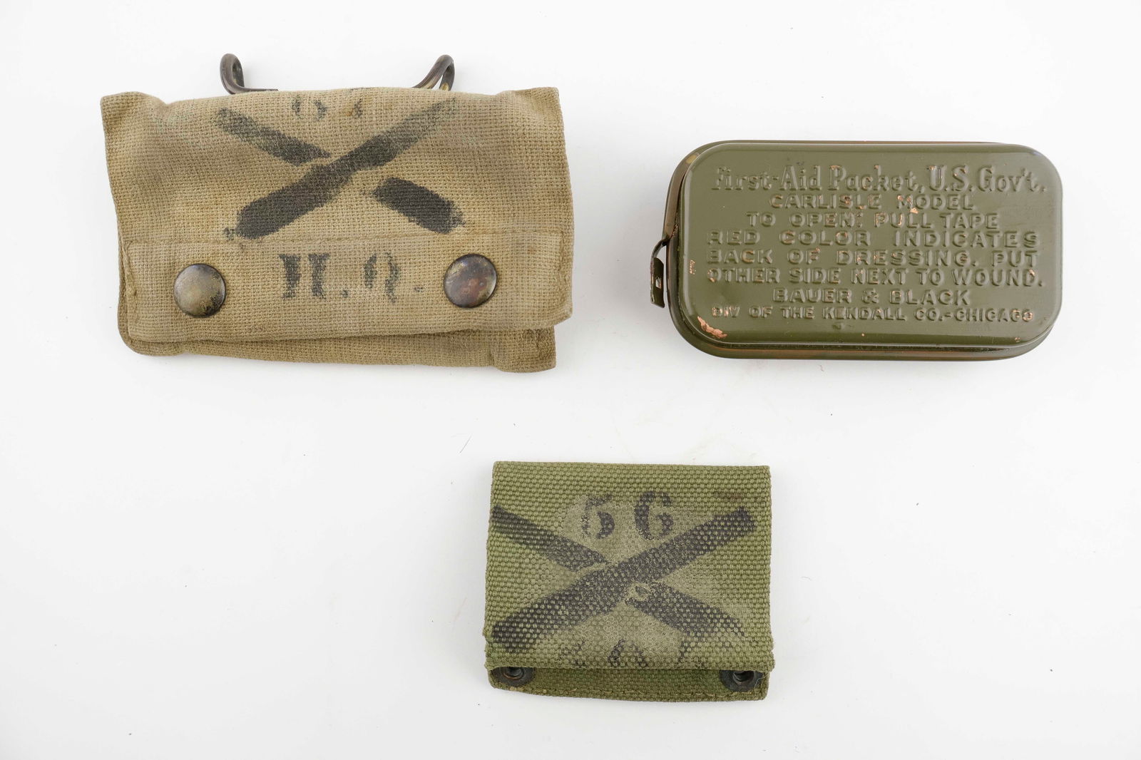 WORLD WAR I ARTILLERY POUCH AND FIRST-AID DRESSING (1 of 7)