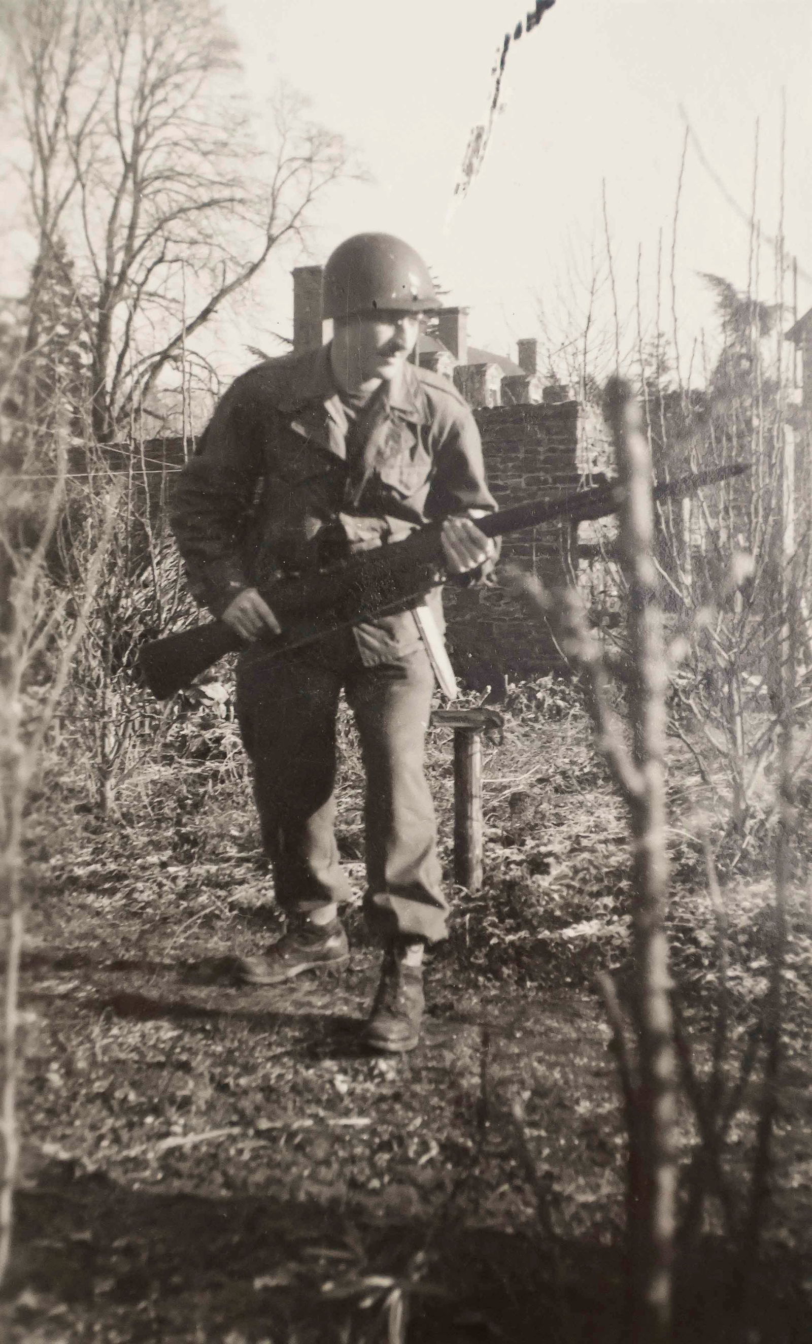 ORIGINAL PHOTOS OF AMERICAN GIs IN THE PHILIPPINES (46) (1 of 6)